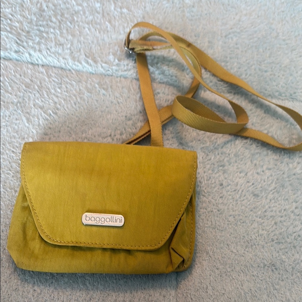 Baggallini Yellow Crossbody Bag with Minimalist Design